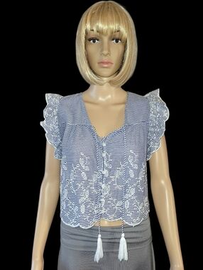 ISA & ELLA Eyelet Striped Peasant Cropped Shirt, 100% Cotton, S, White/Blue, NWT